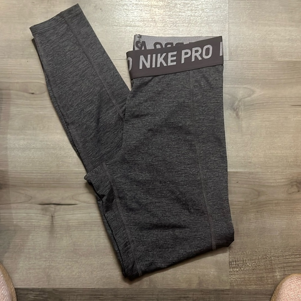 Athletic leggings
